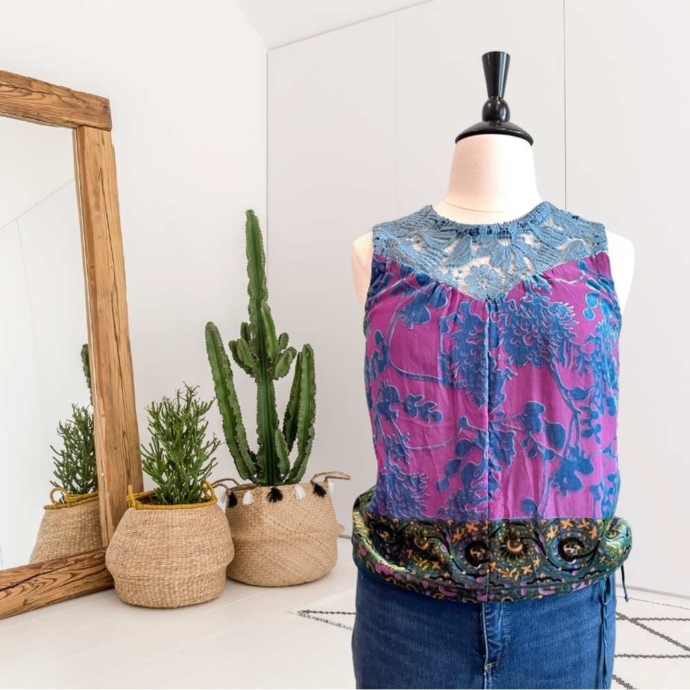 Anthropologie Tiny Mika Sleeveless Lacy Velvet Top